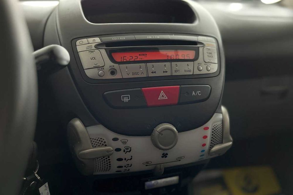 Toyota Aygo 2011 року