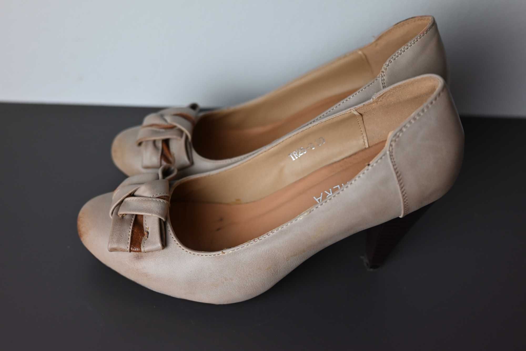 Buty na obcasie Calamera eleganckie r. 39