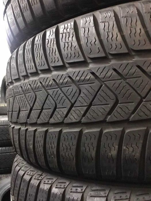 Продам 4 б/у зимові шини Pirelli SottoZero 3. Розмір 235/45 R 18. Київ