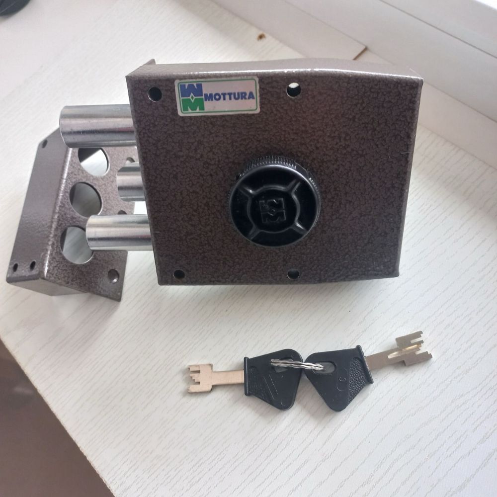 Продам замок  Mottura,новый,Италия