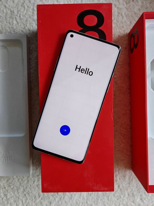 One Plus 8 8/128 GB