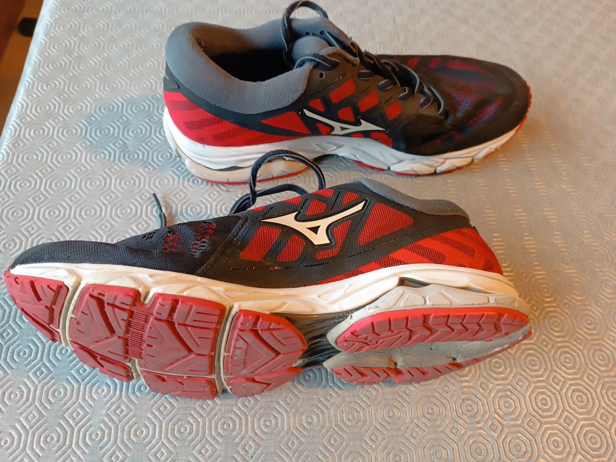 Sapatilhas Mizuno corrida tamanho 44