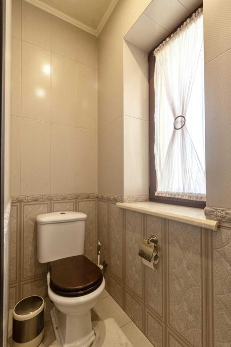 Продаж розкішного будинку, Винники