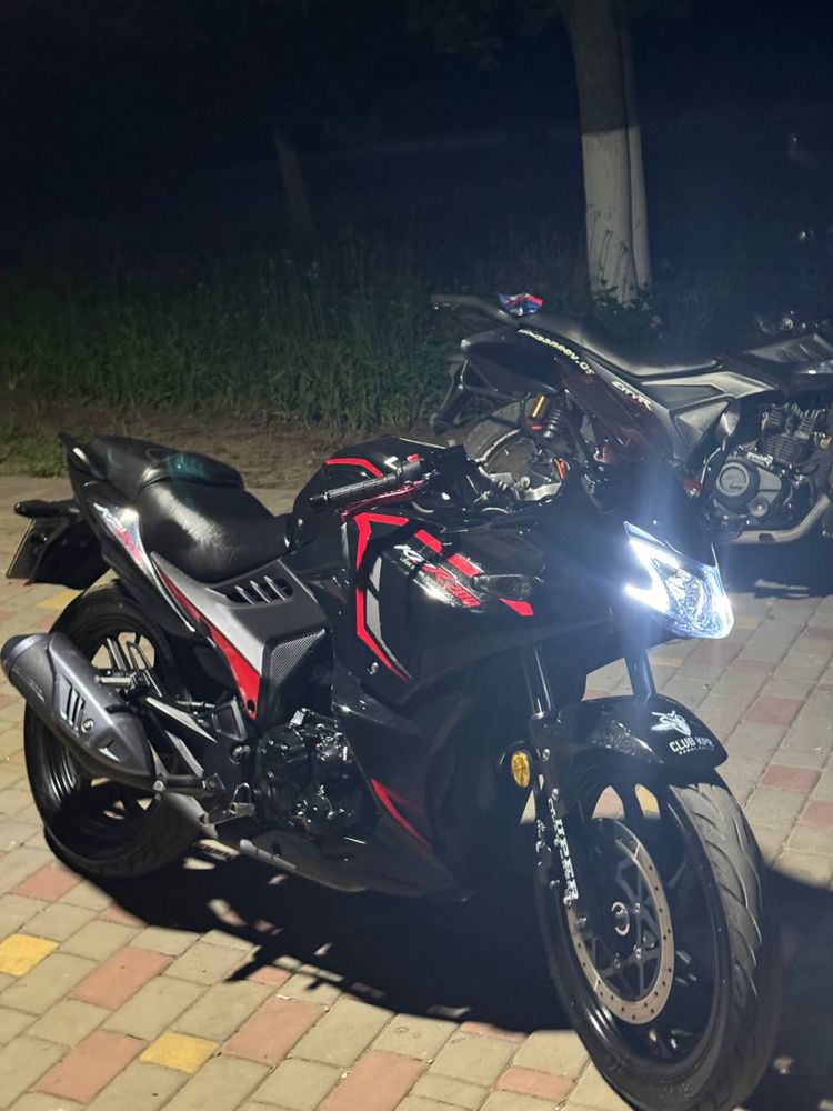 Продам мотоцикл Lifan kpr 200