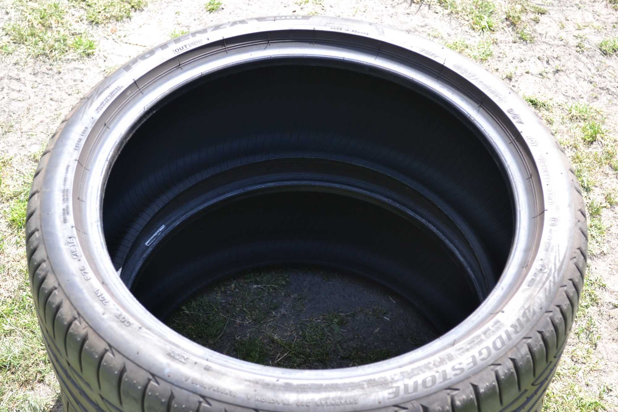 Opony 235/40/19 Bridgestone 2szt Letnie