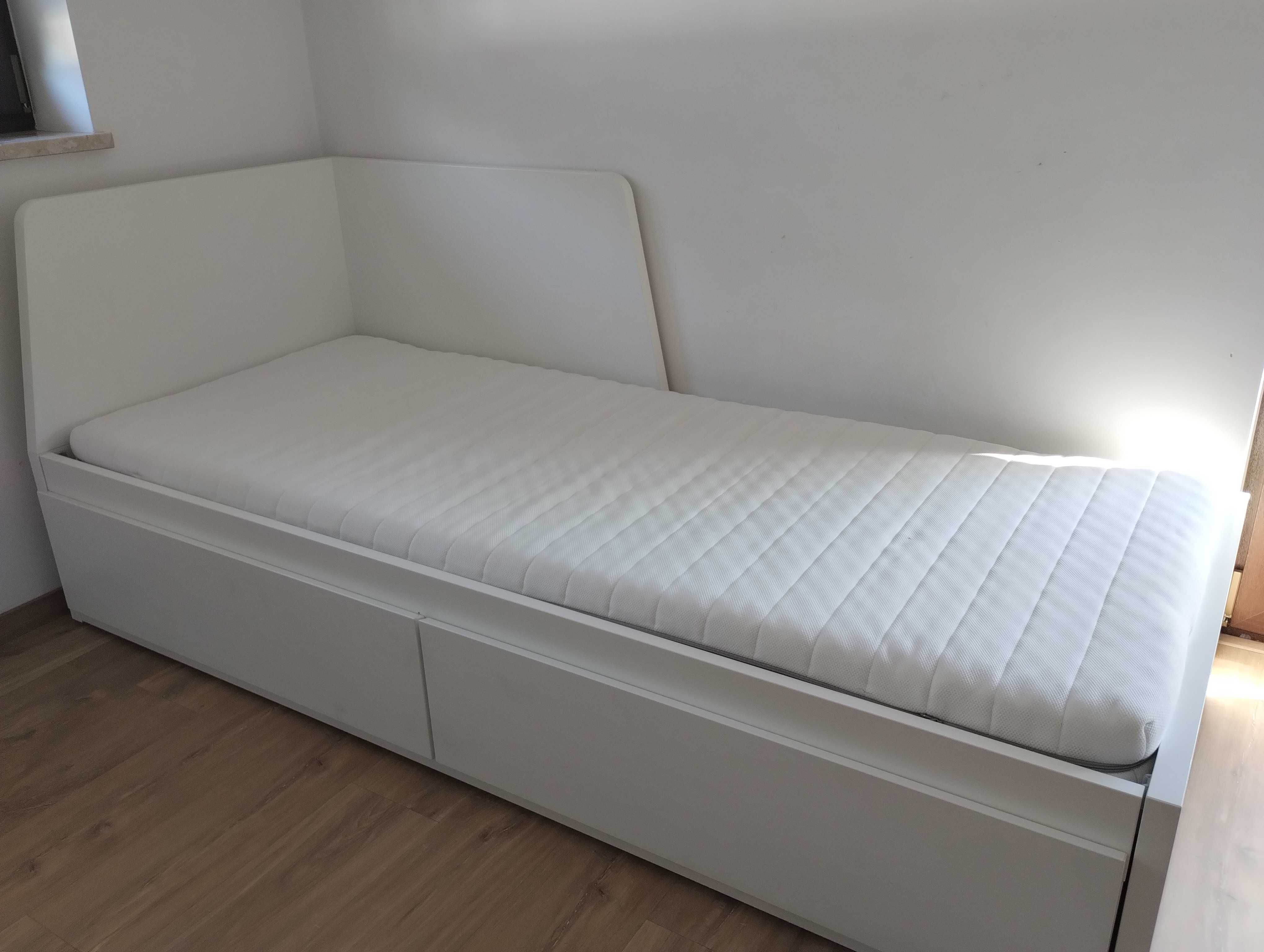 Łóżko ikea z materacem