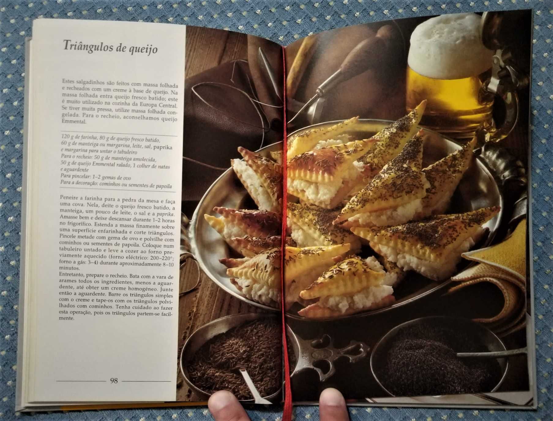 Livro "Receitas do Forno" Coleção Um Mundo de Sabores - Como NOVO!