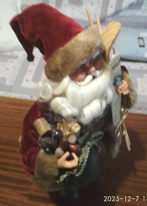 Санта-Клаус (англ. Santa Claus) — рождественский дед