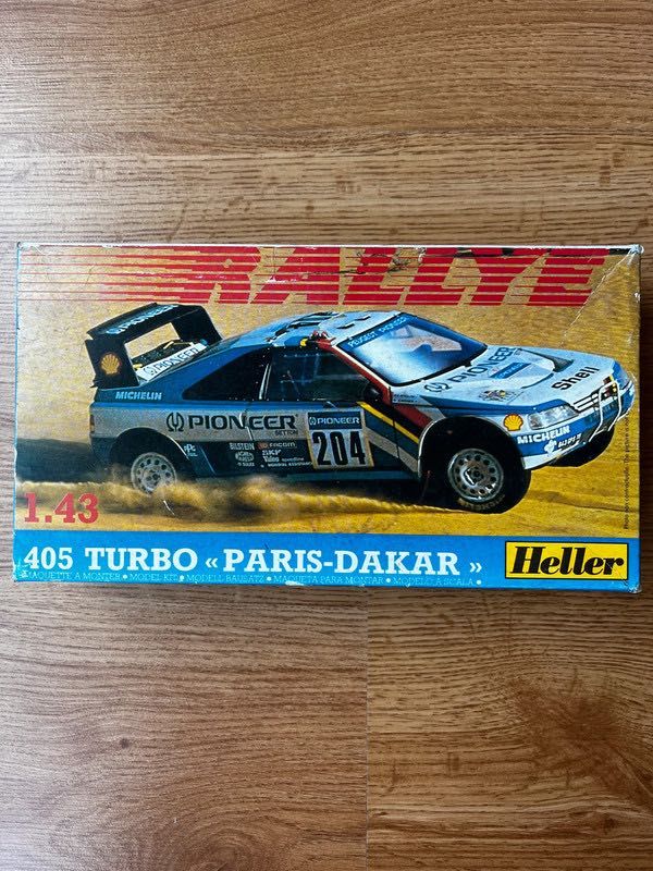 Kits de Modelismo Automóvel Heller 1:43 e Airfix 1:32