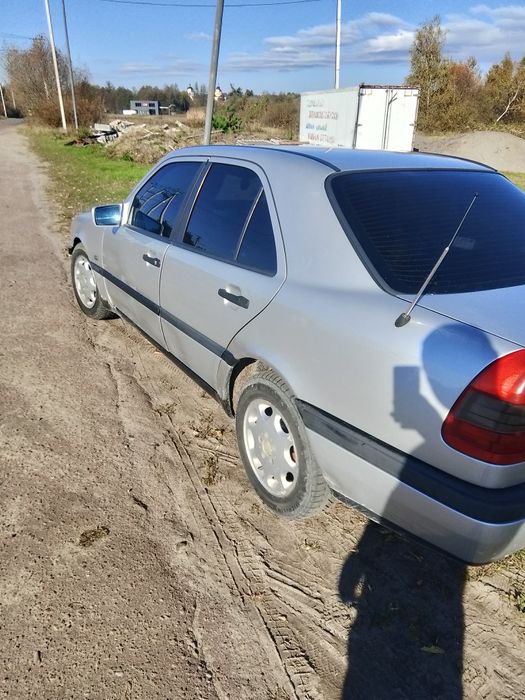 Продам Мерседес с180 1995року на повному ходу