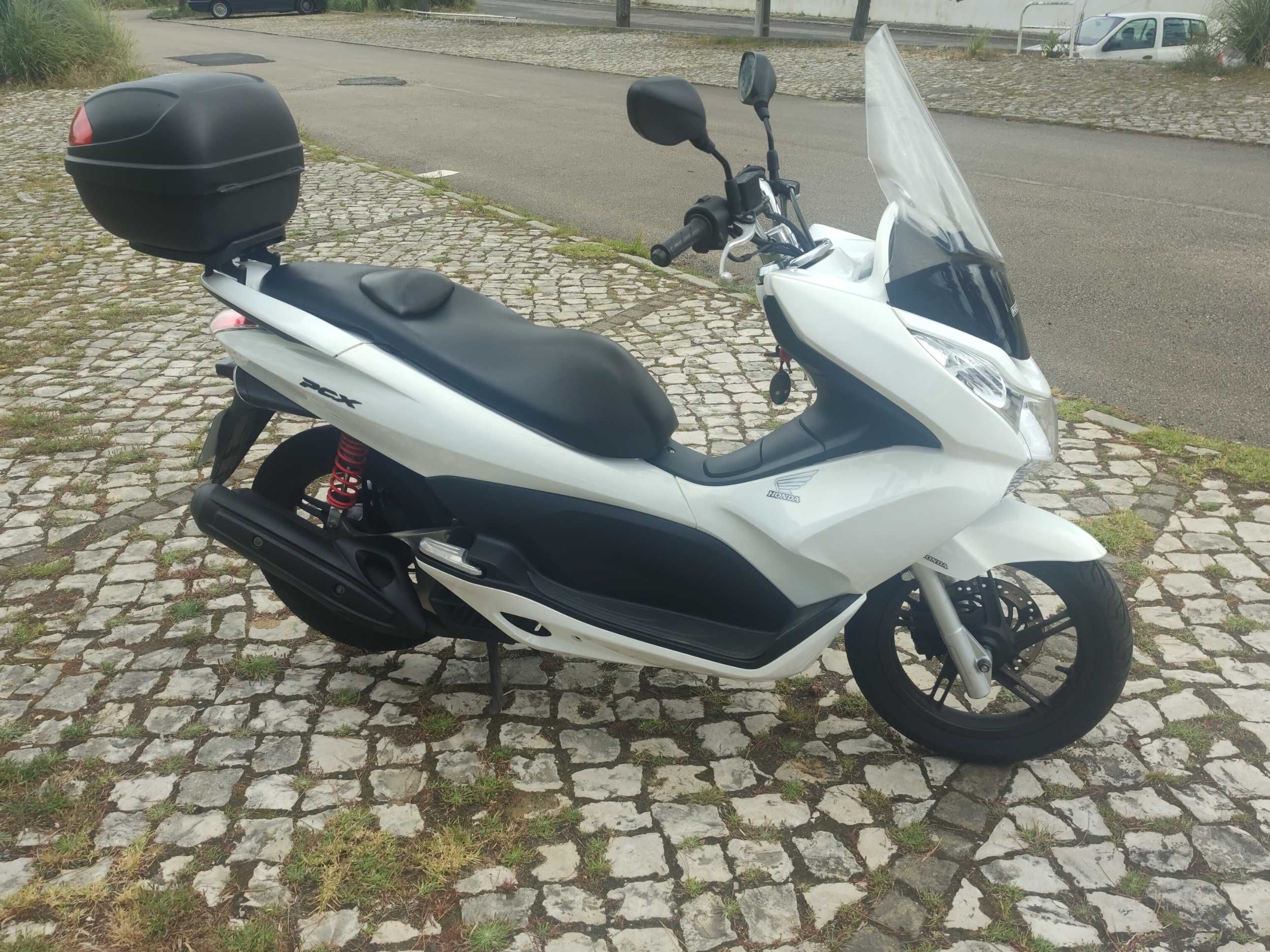 Honda PCX 125 (Oportunidade Única)