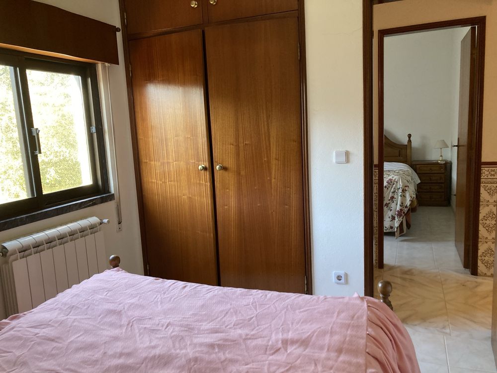 Vivenda com 3 quartos, 2 wc e quintal, aquecimento bomba calor