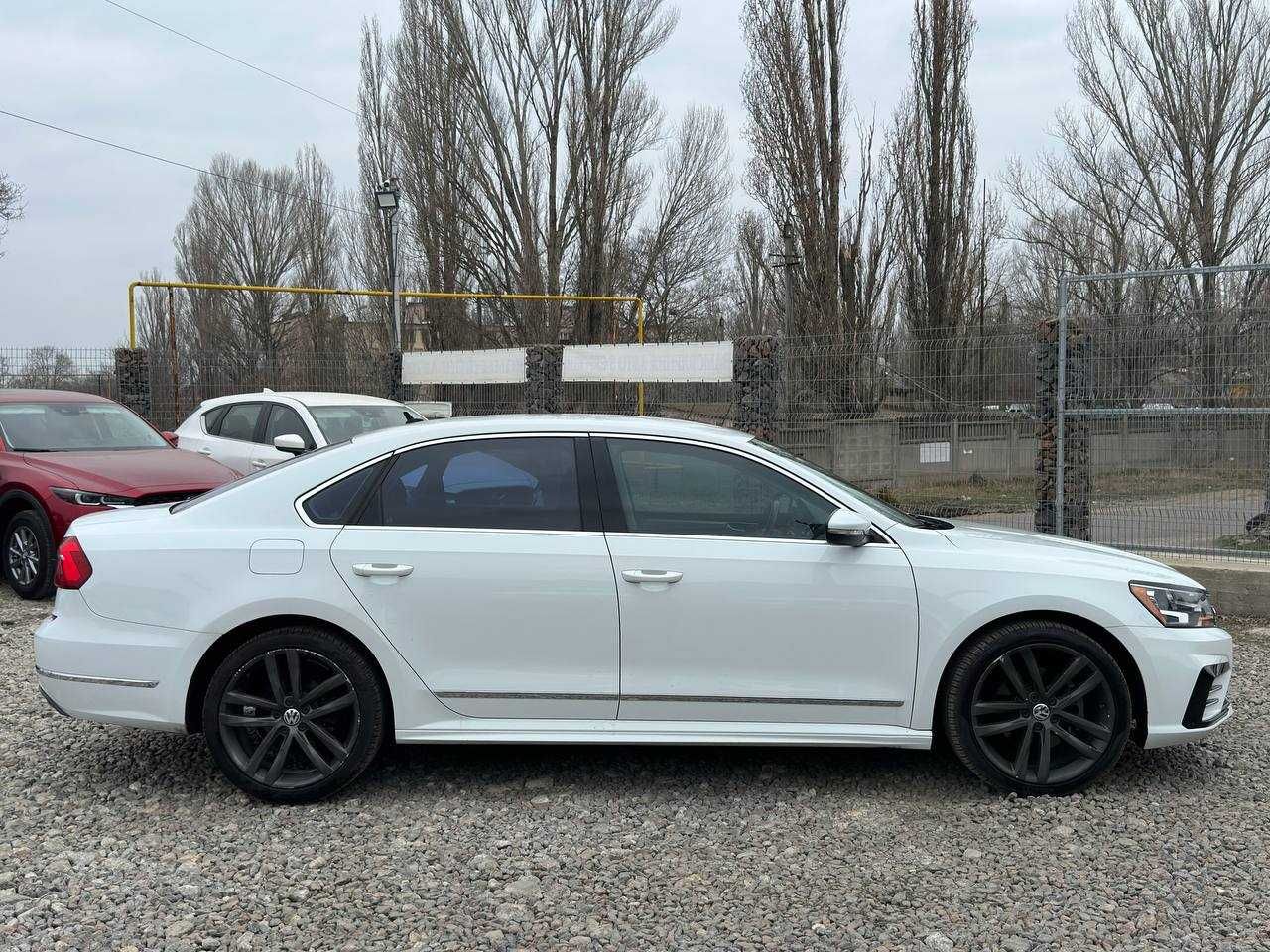 Авто Volkswagen Passat 2016