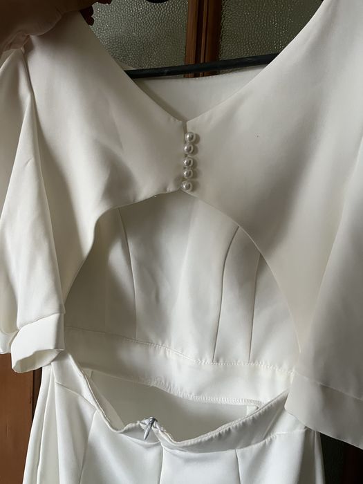 Сукня жіноча молочного кольору