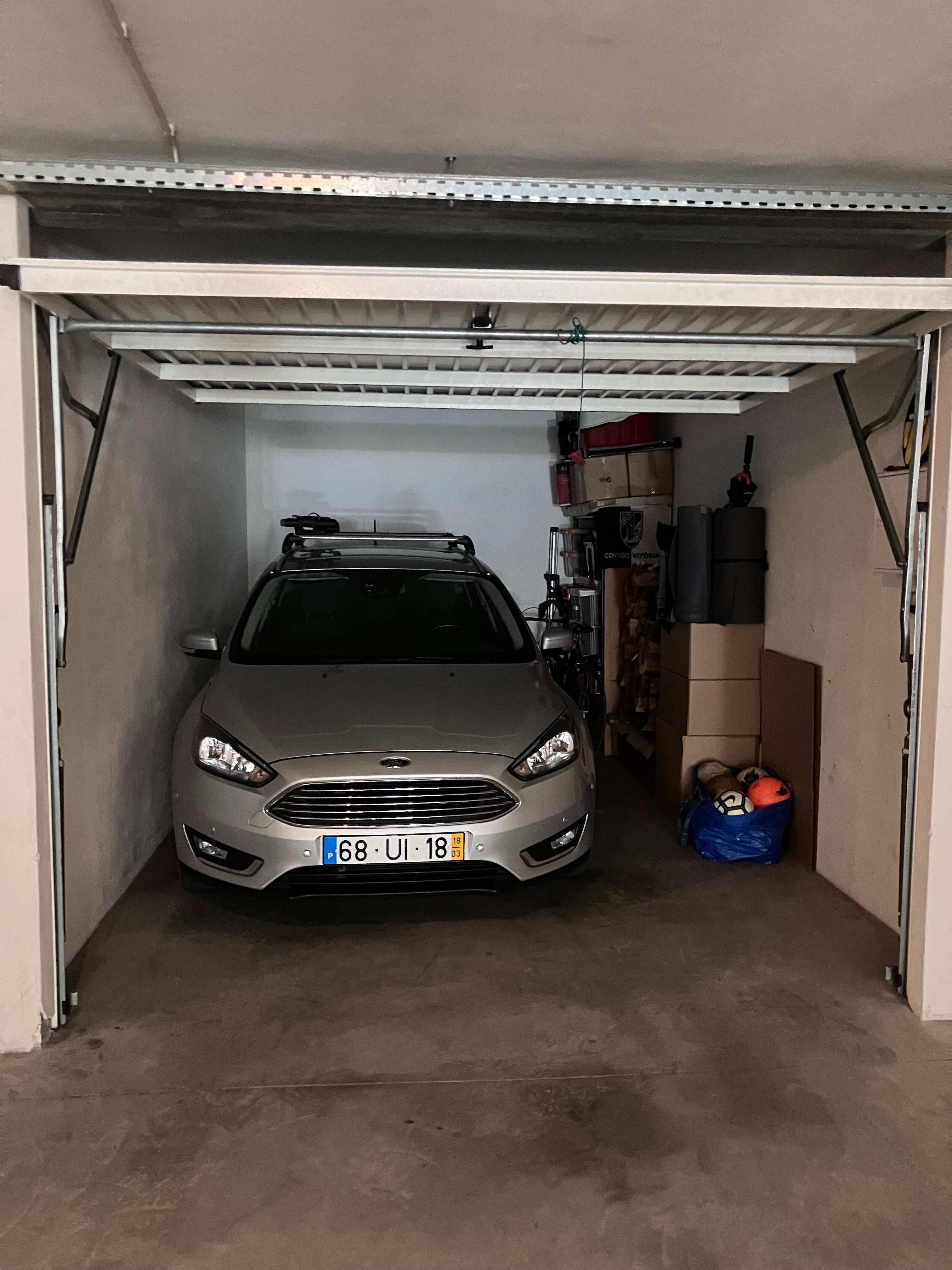 Garagem fechada/box