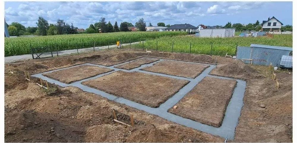 Koparka , koparko-ładowarka , niwelacje , wykopy , wyburzenia , korzen