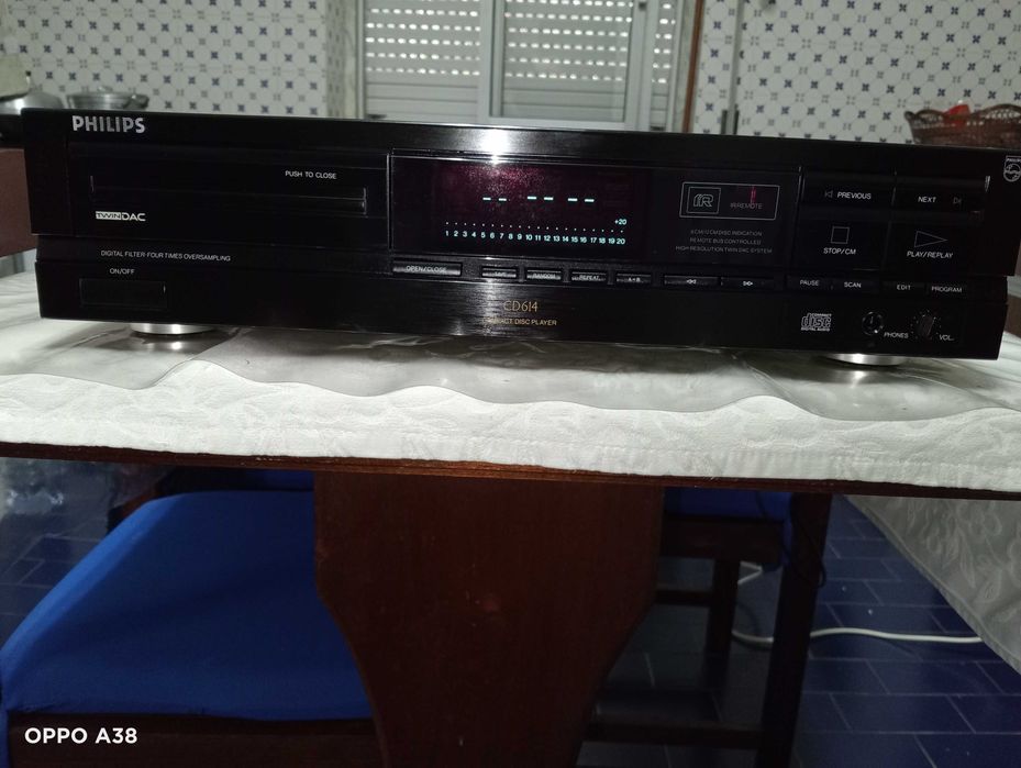 Leitor de CD Philips cd-614