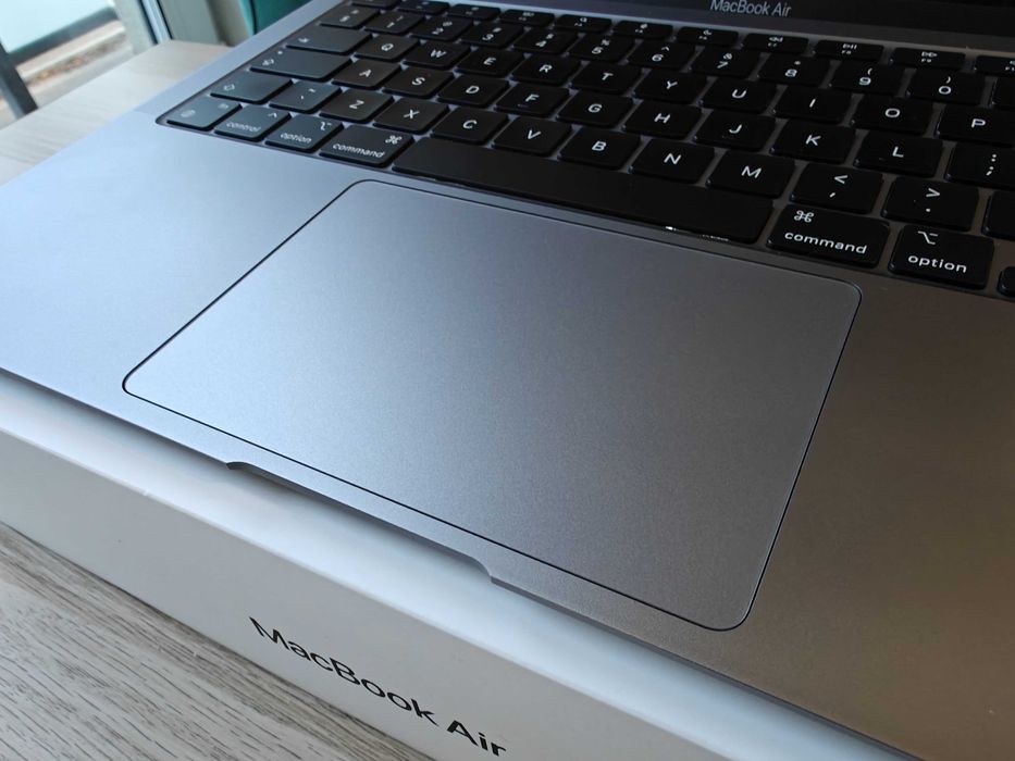 Apple MacBook Air M1/8GB/256/Mac OS Space Gray