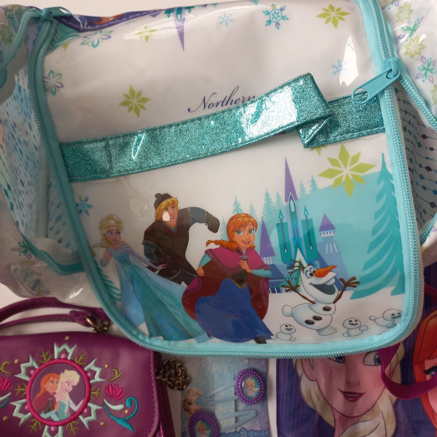 Zestaw Disney Frozen, kosmetyczka  + gratisy