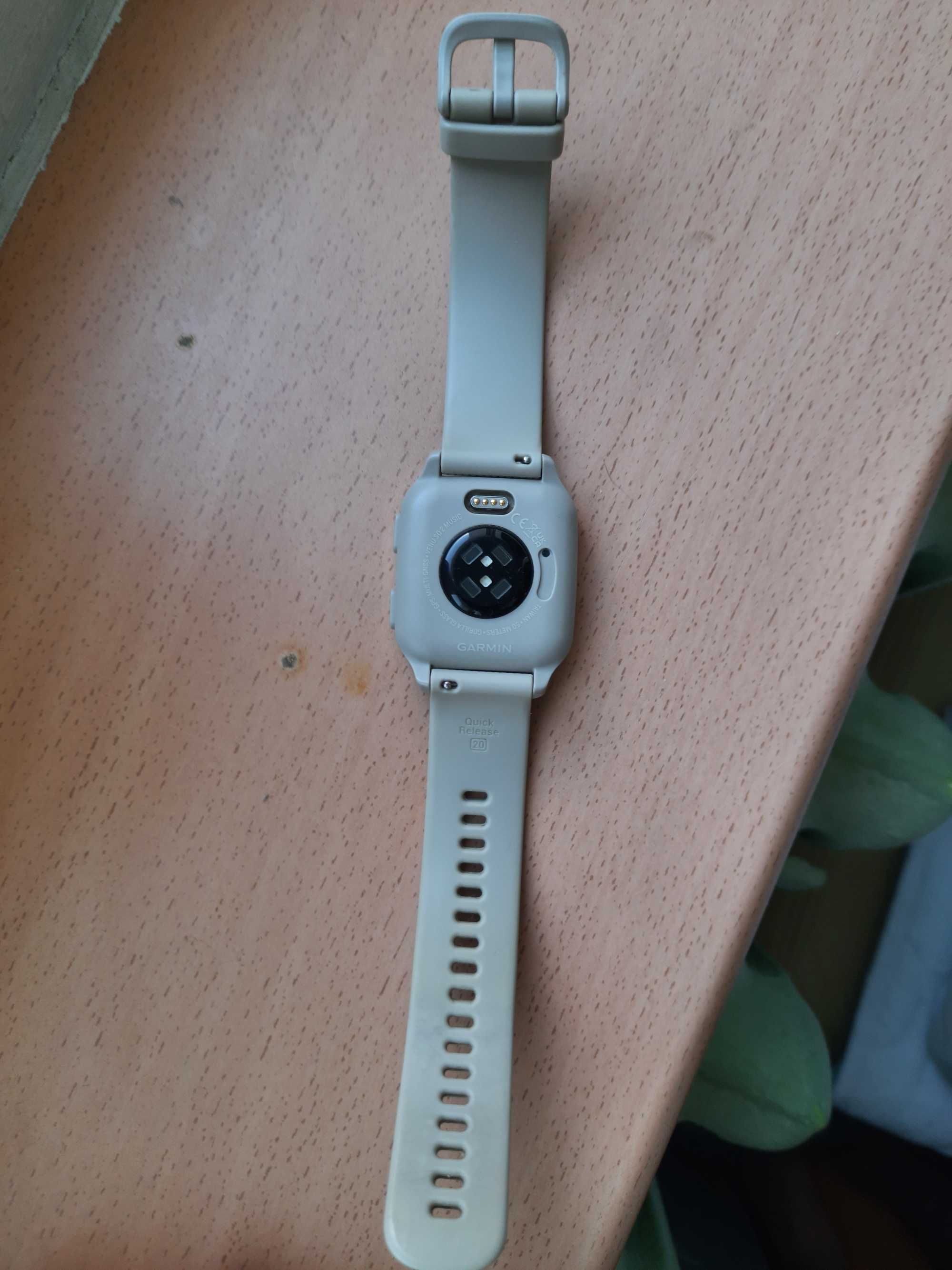 Smartwatch Garmin Venu SQ2 Music GPS kremowo-biały