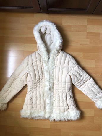 Kremowa zimowa kurtka dla dziewczynki