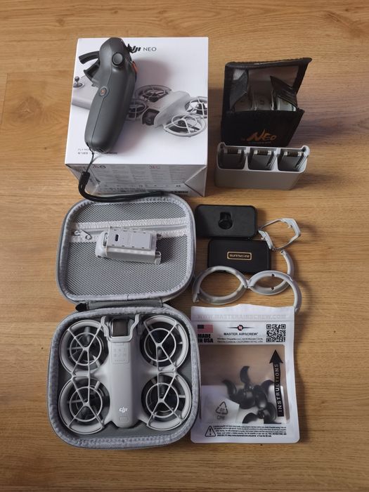 Dron DJI Neo, Motion 3, bogaty zestaw