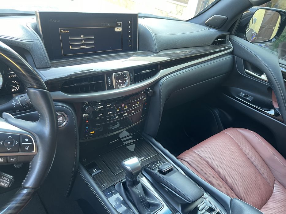 Продам официальный автомобиль Lexus LX 450