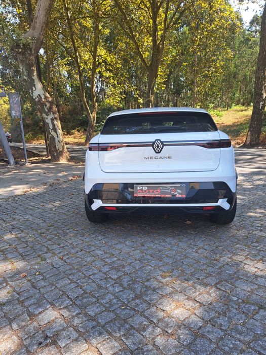 R.MEGANE E-Tech Equilibre 100% Elétrico de 220cv