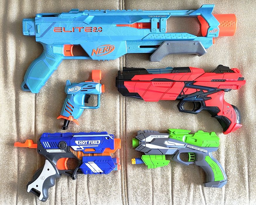 Бластер пистолет помповий Nerf
