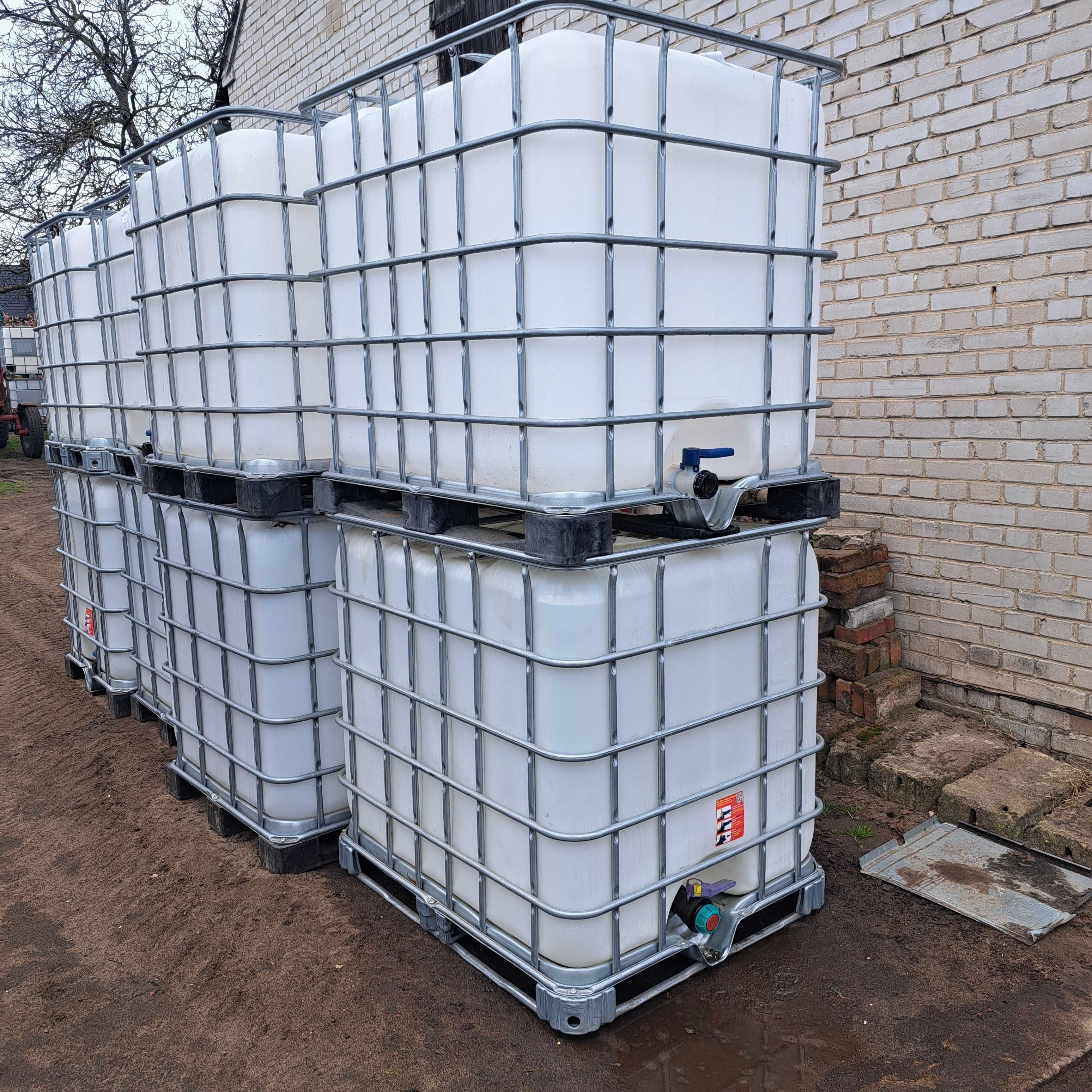 Zbiornik 1000l na wodę po produktach naturalnych mauzer mauser ibc