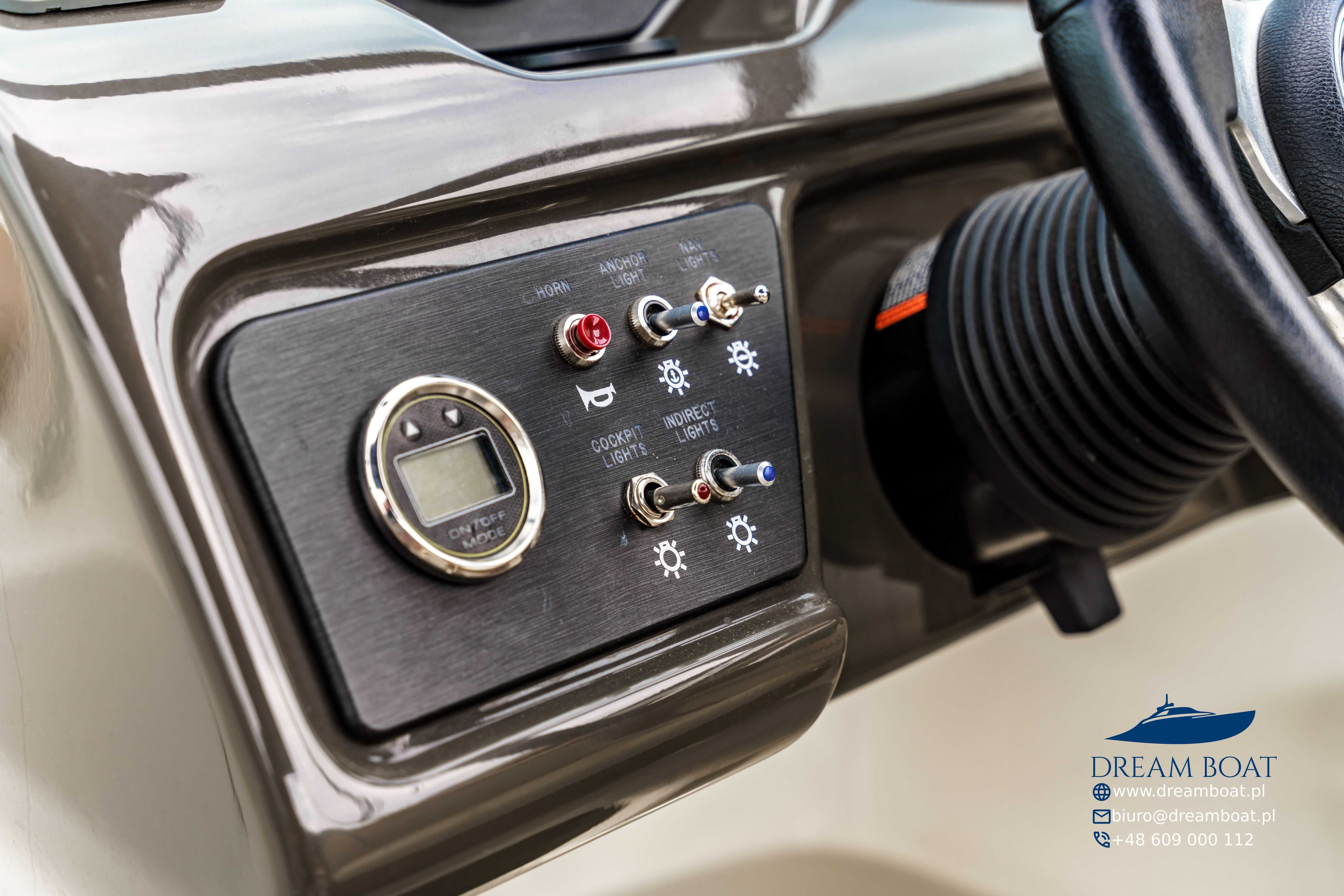 Czarter, Wynajem Łódź, Jacht motorowy, Motorówka Sea Ray 210B 4,5L V6