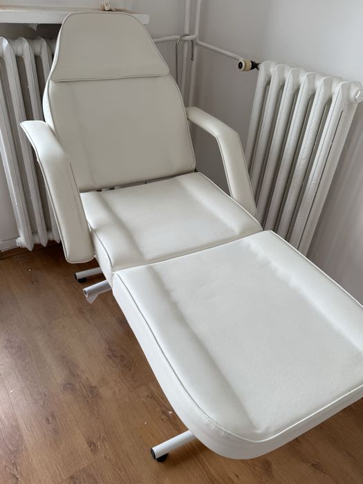 Łóżko kosmetyczne / do masażu /pedicure
