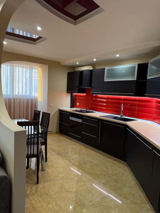 Оренда 3-кімнатної квартири біля Порт Сіті