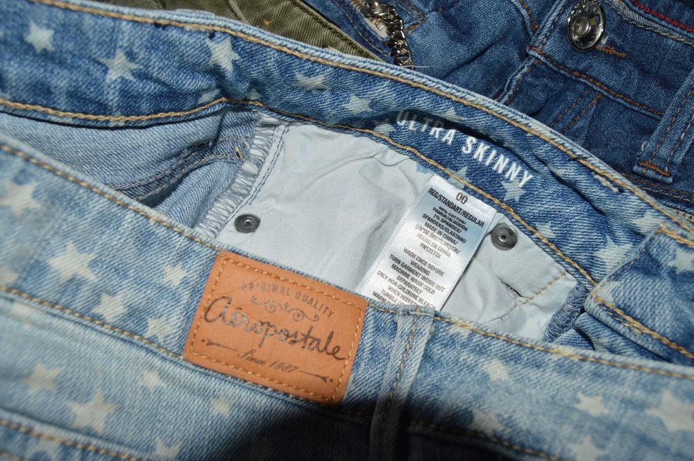 szorty jeansowe w gwiazdki Aeropostale 32 XXS 34 XS krótkie podwinięte
