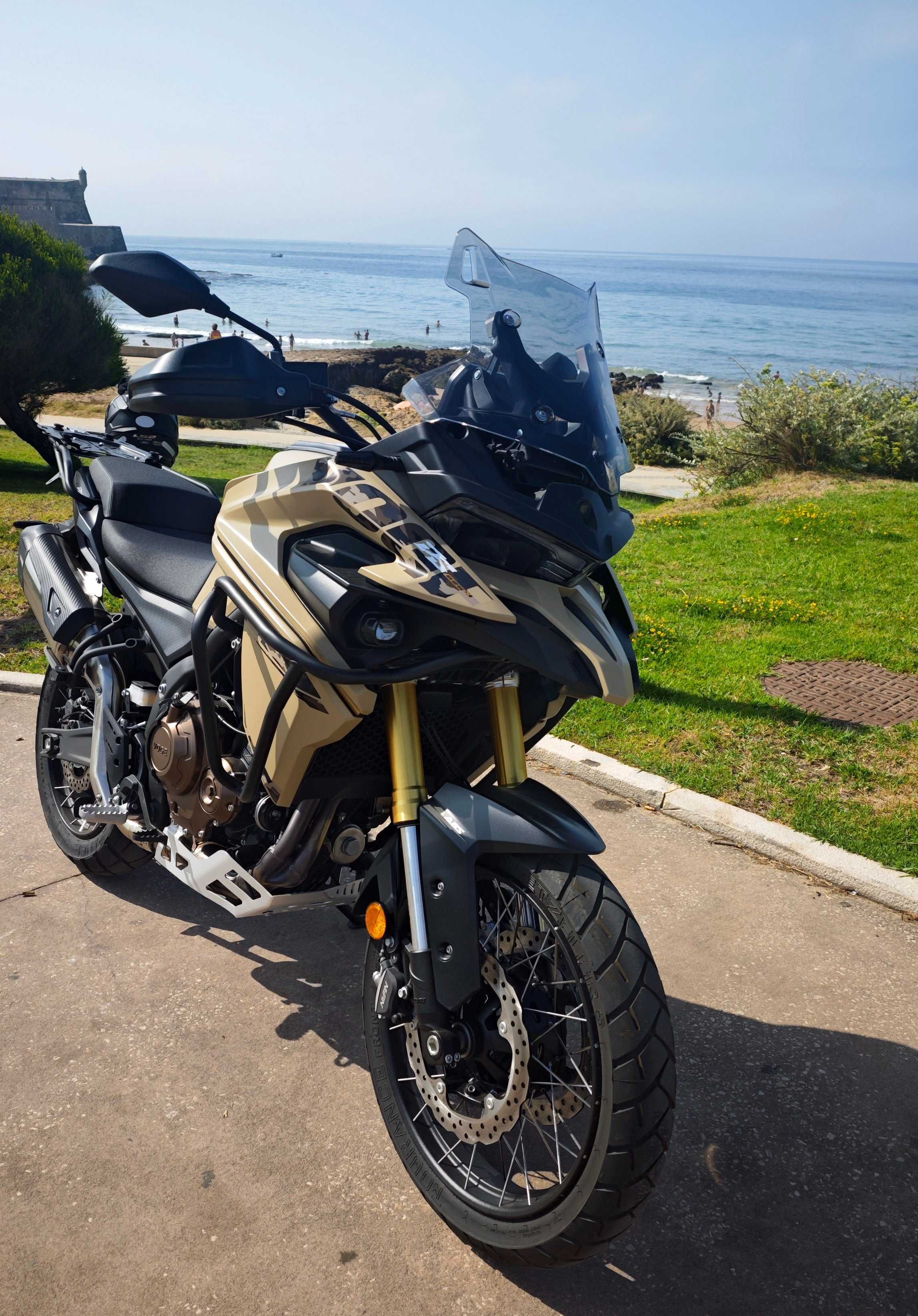 Voge 625 DSX com 400kms
