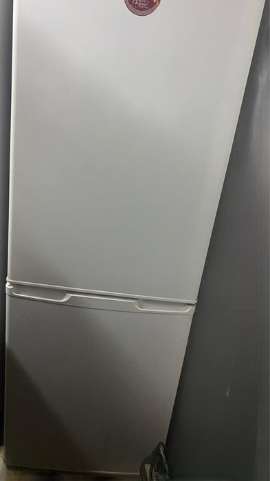 Frigorifico com arca congeladora em muito bom estado