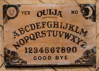 Ouija prezent spirytyzm wywoływanie duchów halloween gra planszowa