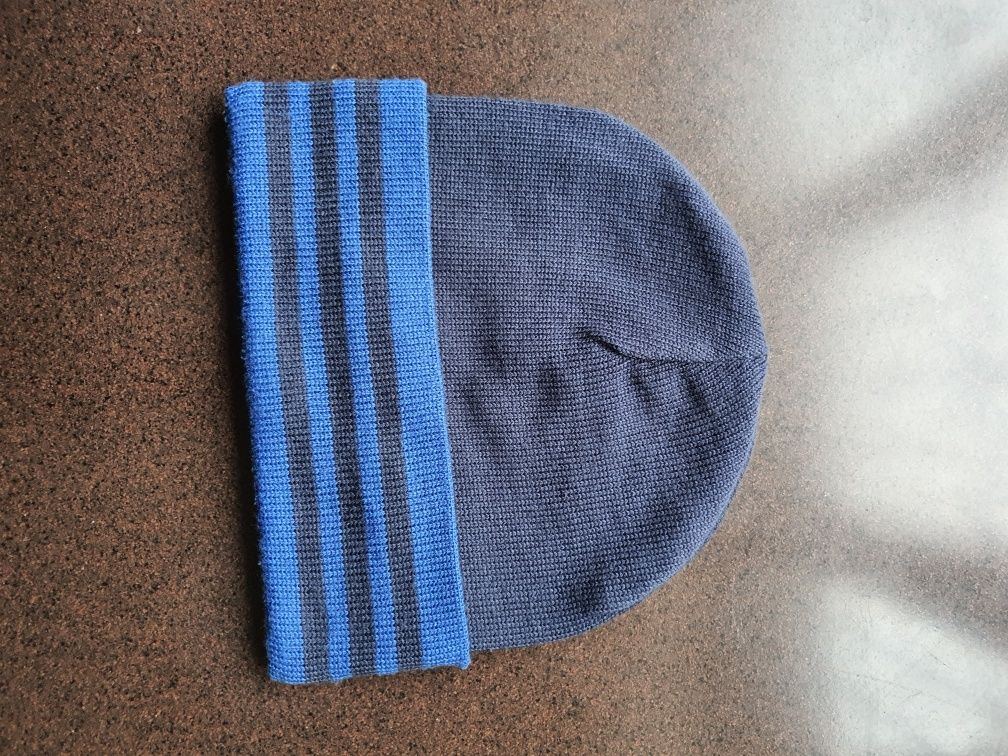 Шапка  теплая Adidas. Шерсть.
