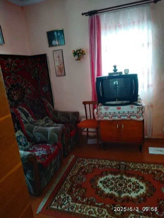 Продається будинок в с. Хотимир Тлумацького р-ну
із земельною ділянкою