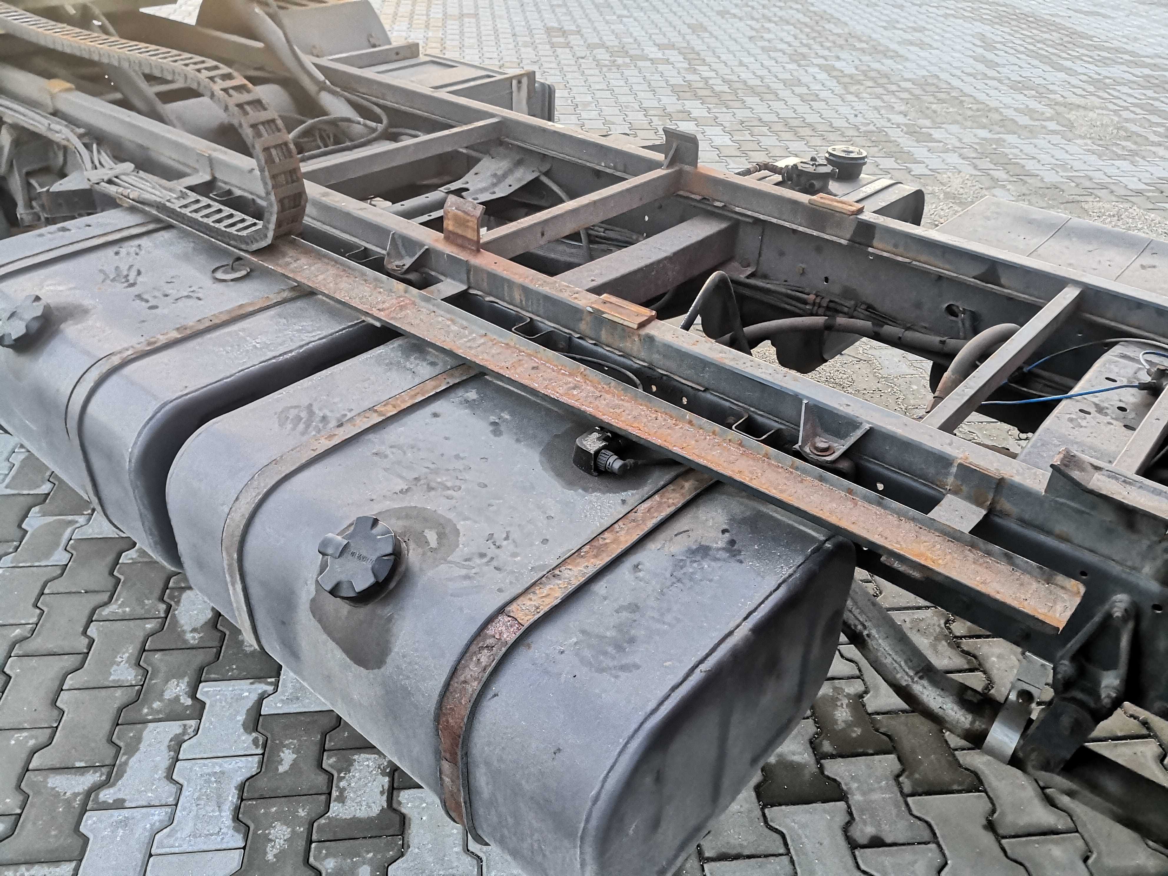 laweta RENAULT MIDLUM PŁYTA HYDRAULICZNA autolaweta pomoc drogowa