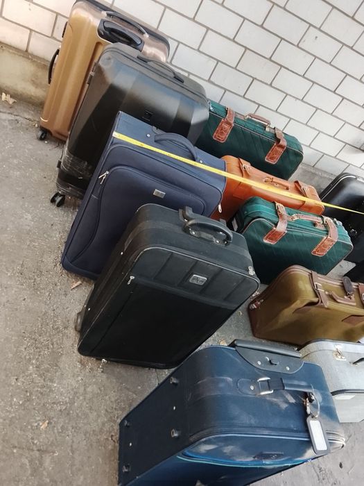 Чемоданы. Портфели. Дипломат. На выбор