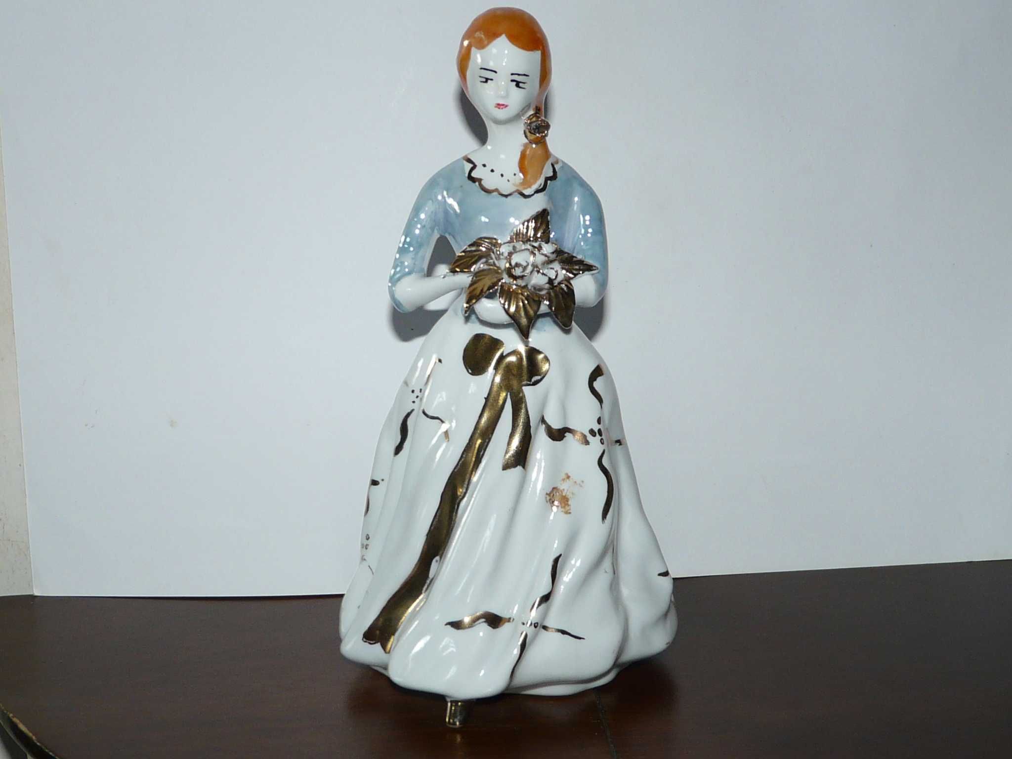 Porcelanowa figurka dama z kwiatami 23 cm