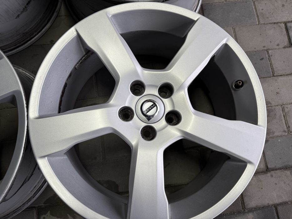 Диски Volvo R18 5x108 ET55 8J з Німеччини