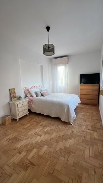 Quarto individual cama de casal