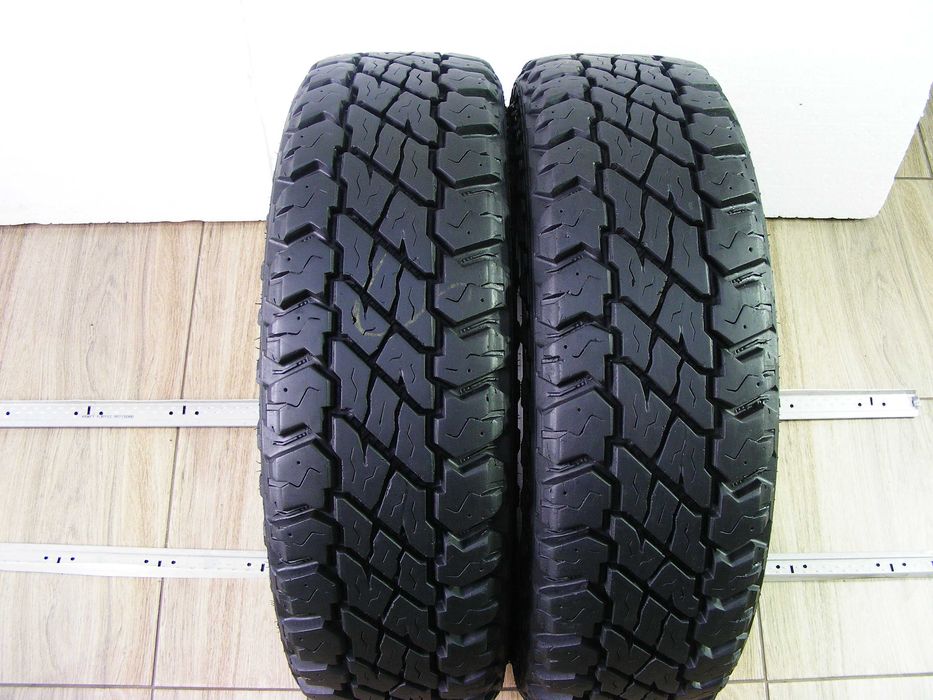 Грязьова гума 225/75/16 -2 шт.Cooper Discoverer S/T