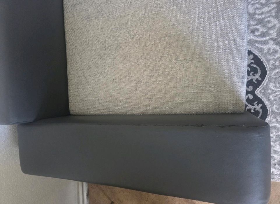 Продам куток у вітальню