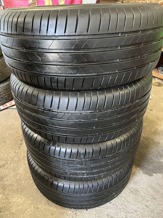 Продам летнюю  резину Bridgestone 215/50r17 25год