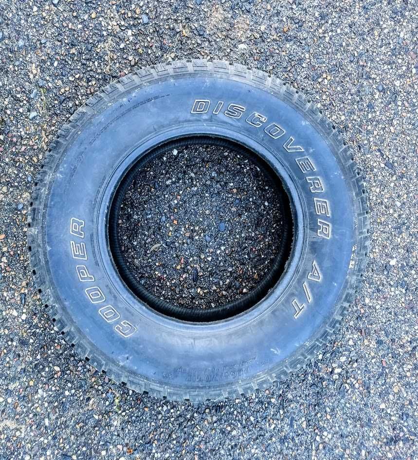 Pneu todo o terreno Cooper Discover A/T 265/70 R17