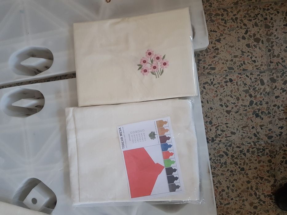 Toalha de mesa anti-nódoas e anti-manchas