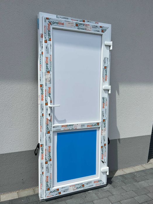 Drzwi zewnętrzne PCV białe pełne 90 x 200